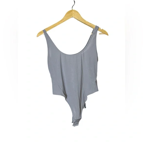 NWT Lululemon Wundermost Ultra-Soft Nulu Mesh Scoop Back Thong Bodysuit, medium - Picture 4 of 6